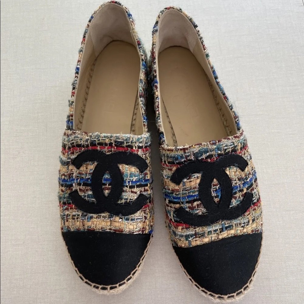 CHANEL Tweed Espadrilles Black Gold Colorful Metallic Grosgrain Cap Toe Sz 39